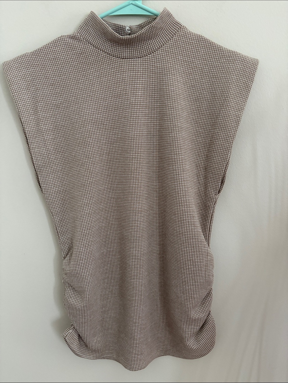 APRICOT Beige Houndstooth Mock Turtleneck Sleeveless Top NWOTS